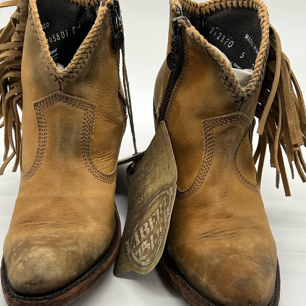 Liberty Black boots sz 5 NWT Leather brown cowgirls Nice Booties zip up